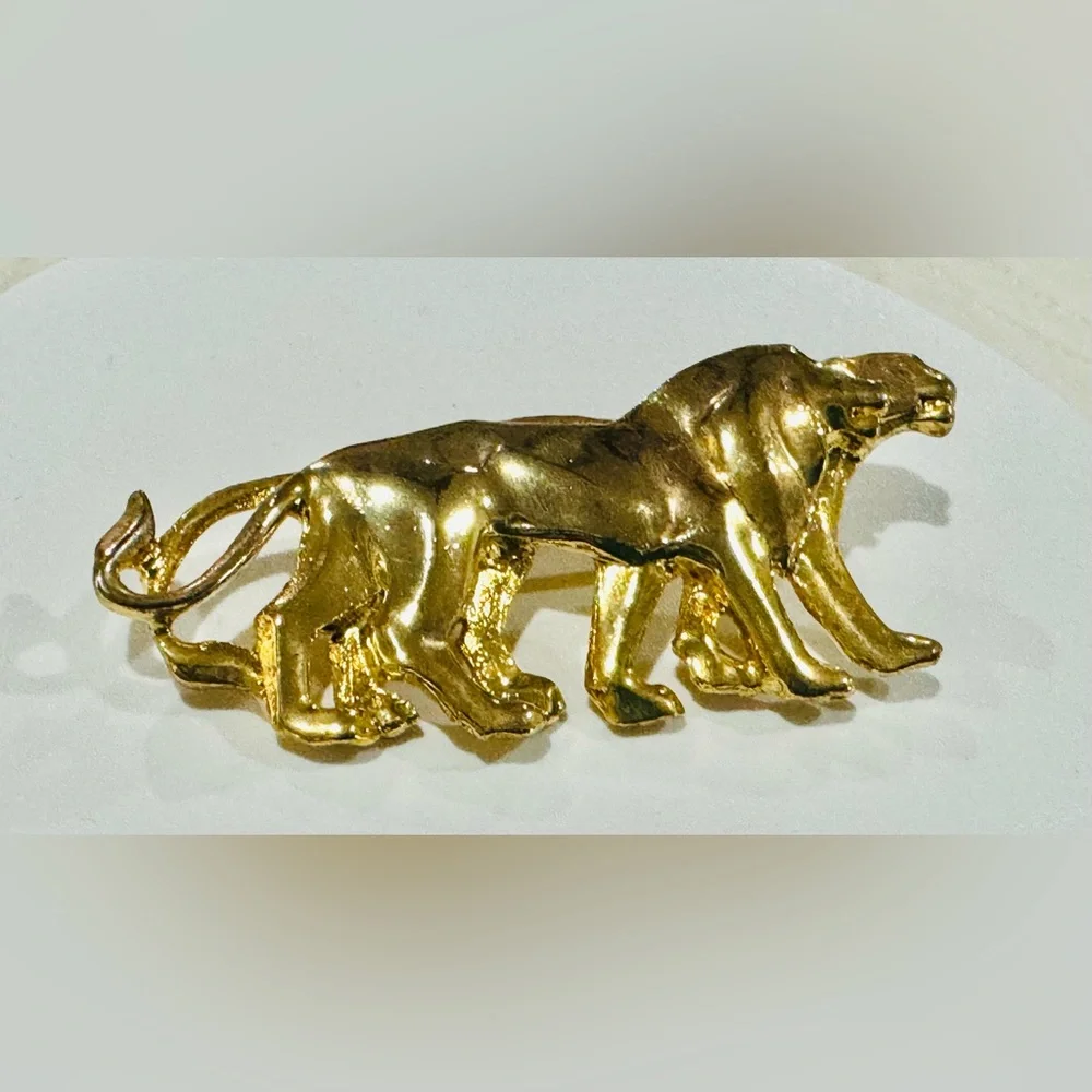 Elegant Gold Lion Brooch